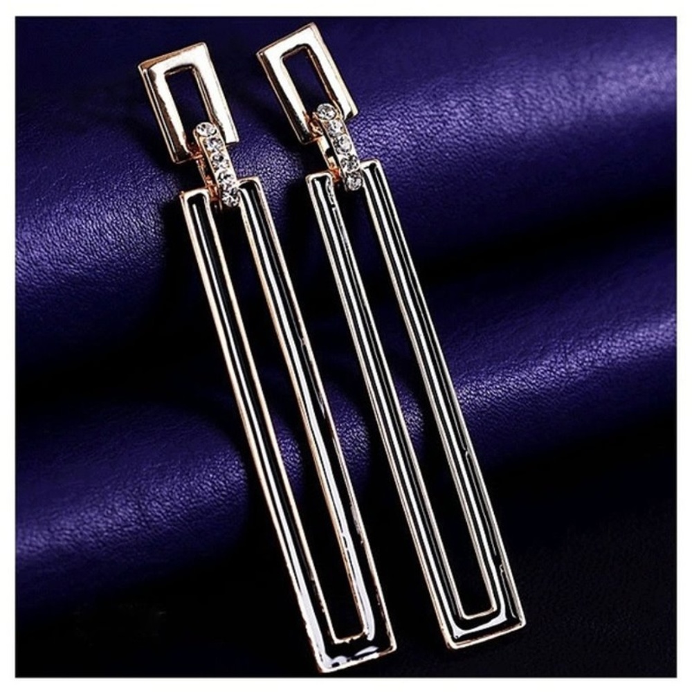 Long Silver Geometric rectangle Earrings - Picture 5 of 6